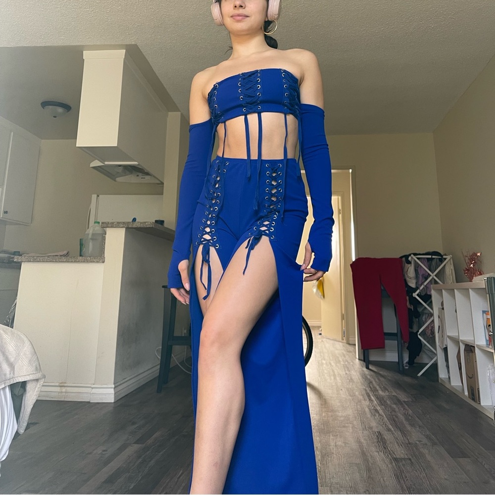 Set Pants and Crop Top